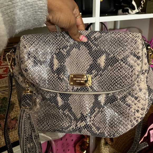 Snakeskin Michael Kors crossbody handbag - Picture 2 of 4